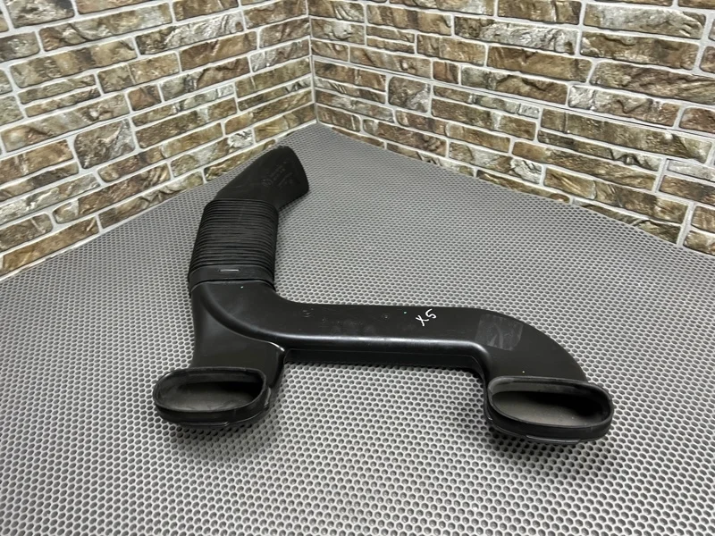 Патрубок воздушного фильтра BMW X5 2008 E70