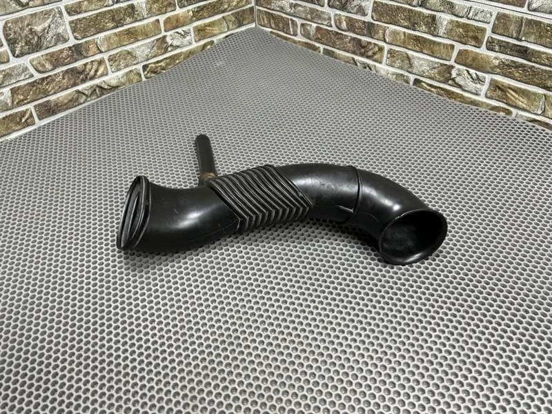 Патрубок воздушного фильтра Audi Q7 2012 4L