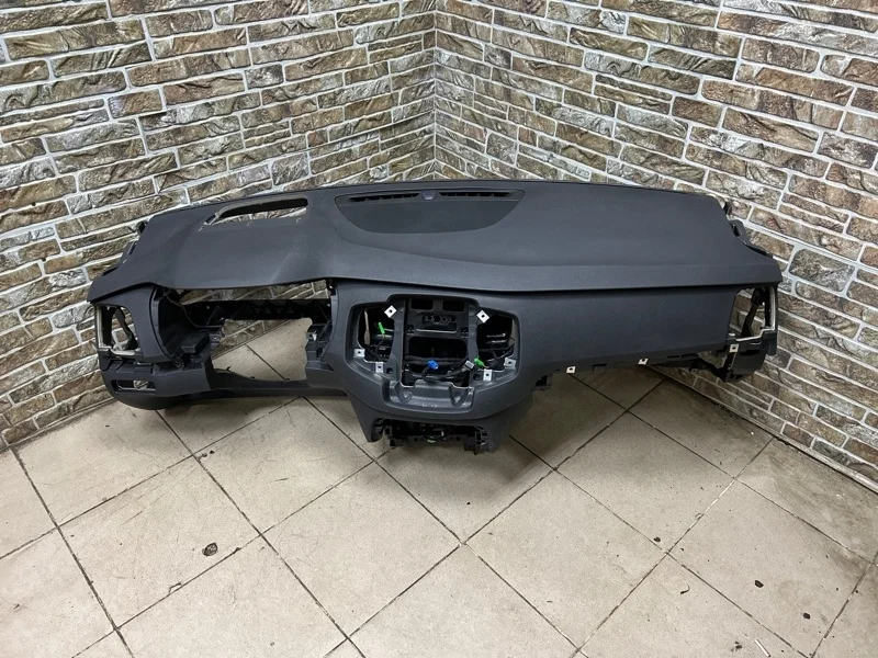 Торпедо Volvo XC90 2019 LA2