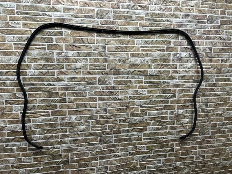 Уплотнительная резинка капота Volvo XC90 2019 LA2