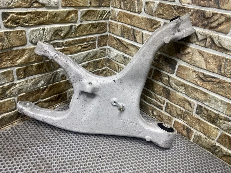 Рычаг подвески нижний Porsche Macan 2017 95b