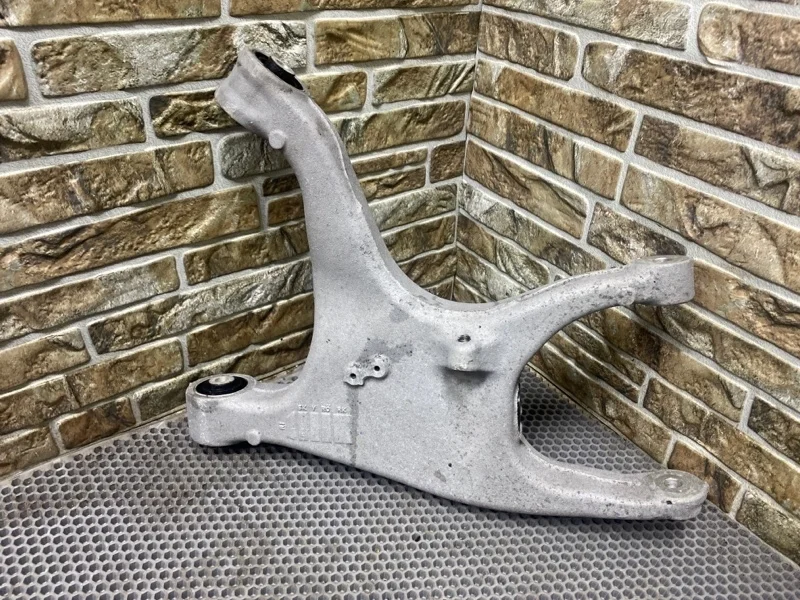 Рычаг подвески нижний Porsche Macan 2017 95b