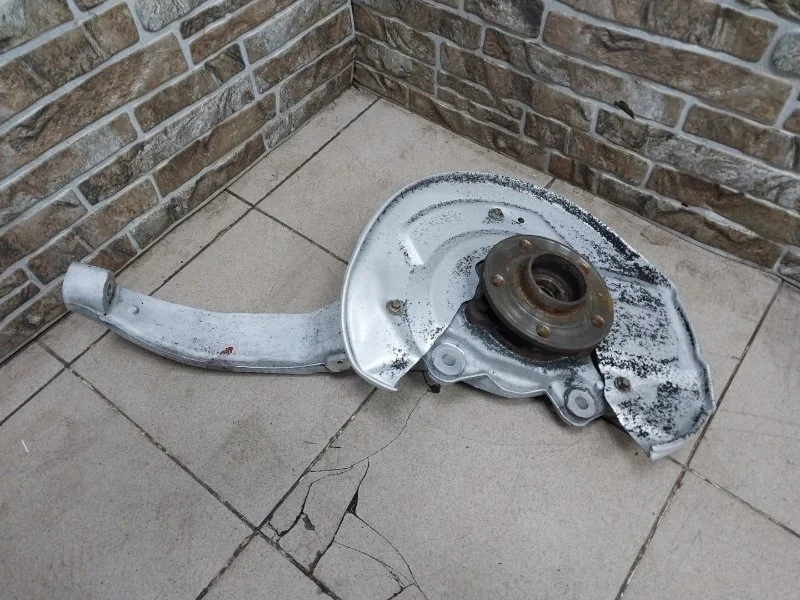 Кулак поворотный Volvo XC90 2019 LA2