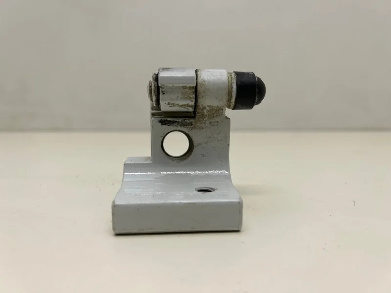 Петля двери Audi Q7 2012 4L