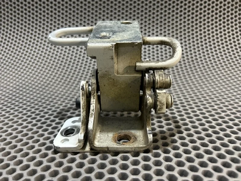 Петля двери Audi Q7 2012 4L