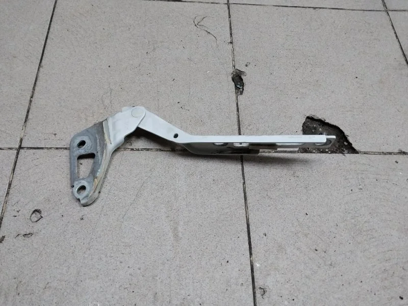 Петля капота Audi Q7 2012 4L