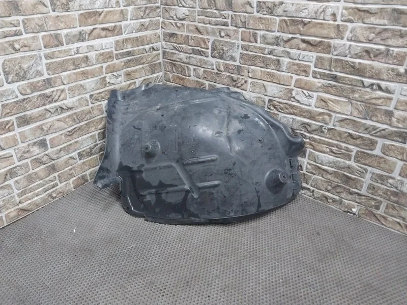 Подкрылок Mercedes-Benz -class 2018 W205