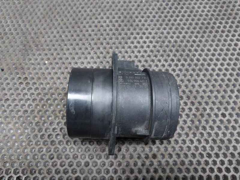 Расходомер воздуха Audi A4 B8