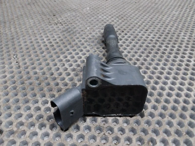 Катушка зажигания Audi A5 8T