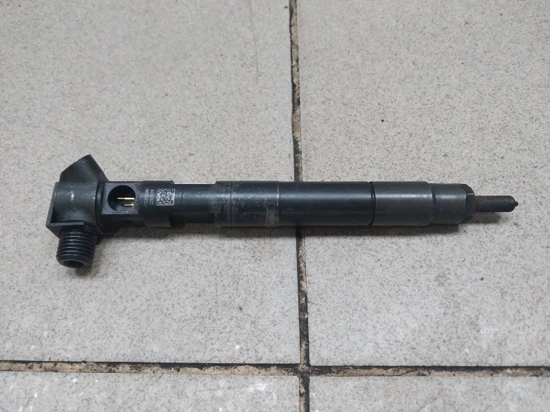 Форсунка топливная Mercedes-Benz -Class 2012 W212