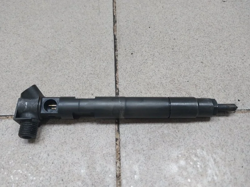 Форсунка топливная Mercedes-Benz -Class 2012 W212