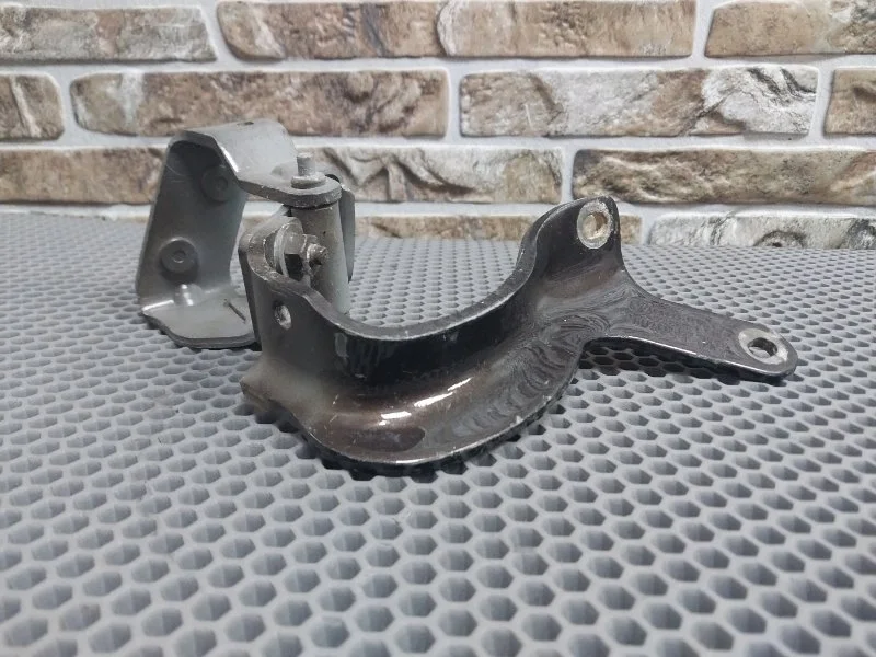 Петля двери багажника Audi Q7 2012 4L