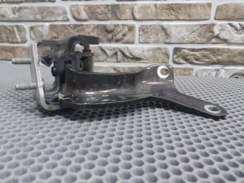 Петля двери багажника Audi Q7 2012 4L