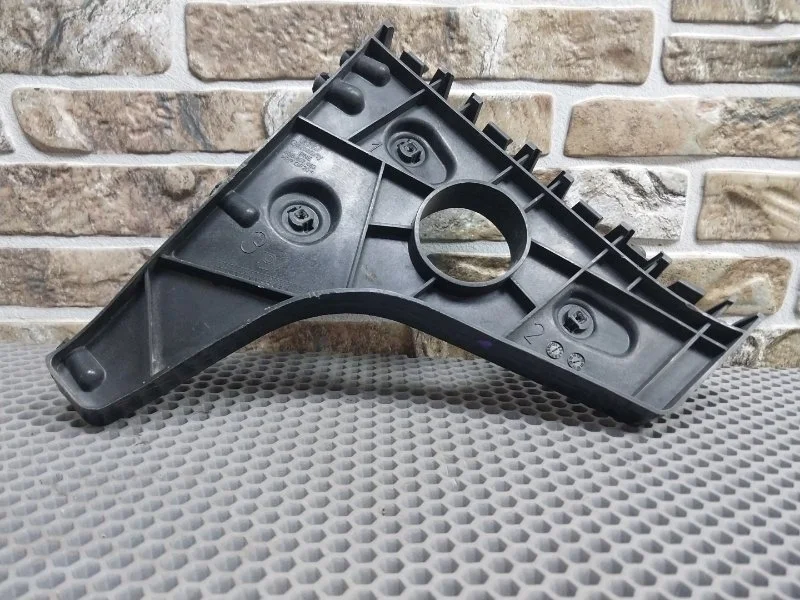 Крепление бампера Audi A7 4G