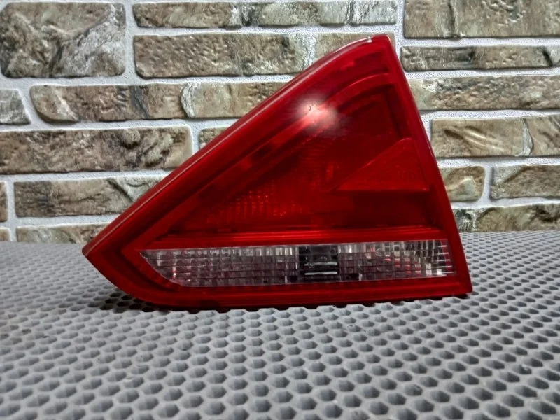 Фонарь внутренний Audi A5 2009 8T
