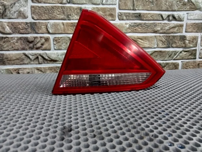 Фонарь внутренний Audi A5 2009 8T