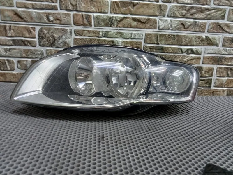 Фара галогеновая Audi A4 2006 B7