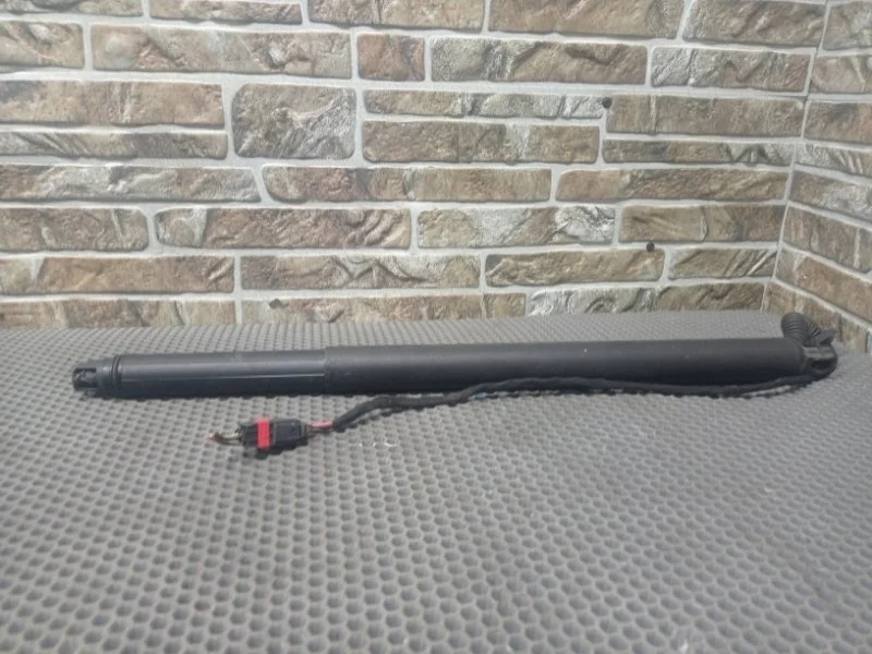 Амортизатор двери багажника Volvo XC90 2019 LA2