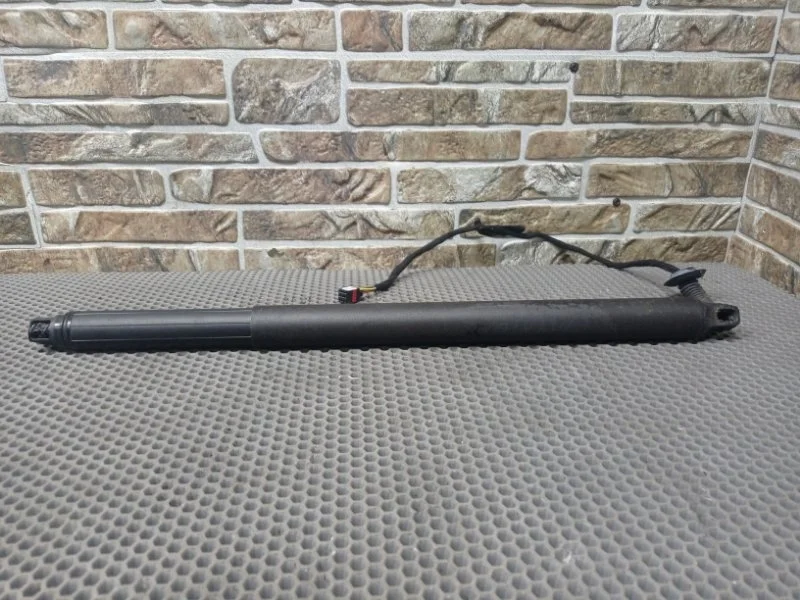 Амортизатор крышки багажника Volvo XC90 2019 LA2