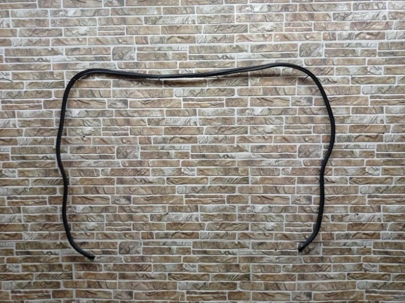 Уплотнительная резинка капота Volvo XC90 2019 LA2