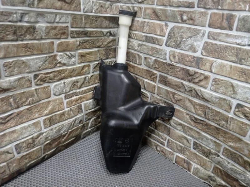 Бачок стеклоомывателя Opel Astra 2015