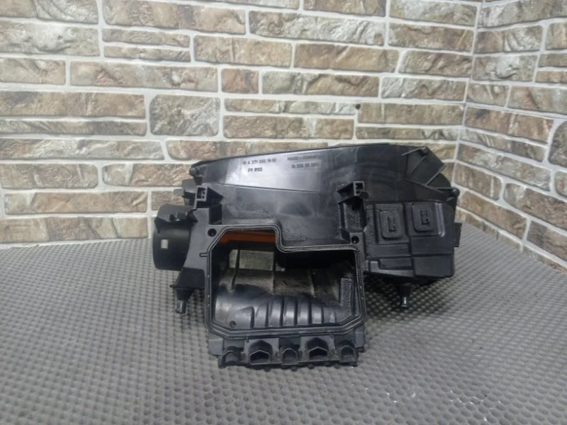 Корпус воздушного фильтра Mercedes-Benz -Class