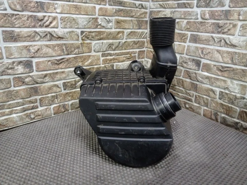 Корпус воздушного фильтра Volkswagen Polo