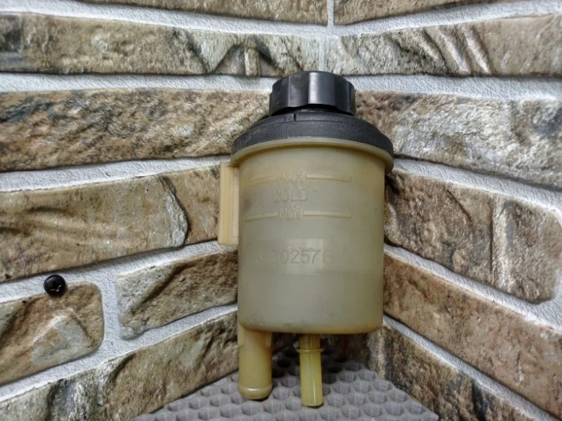 Бачок гидроусилителя руля Volvo S60