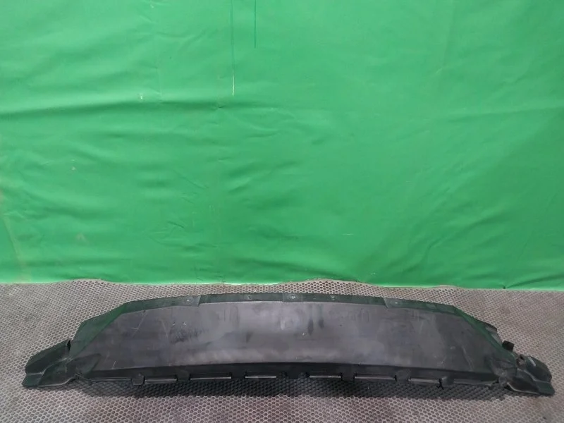 Усилитель бампера Volvo V60