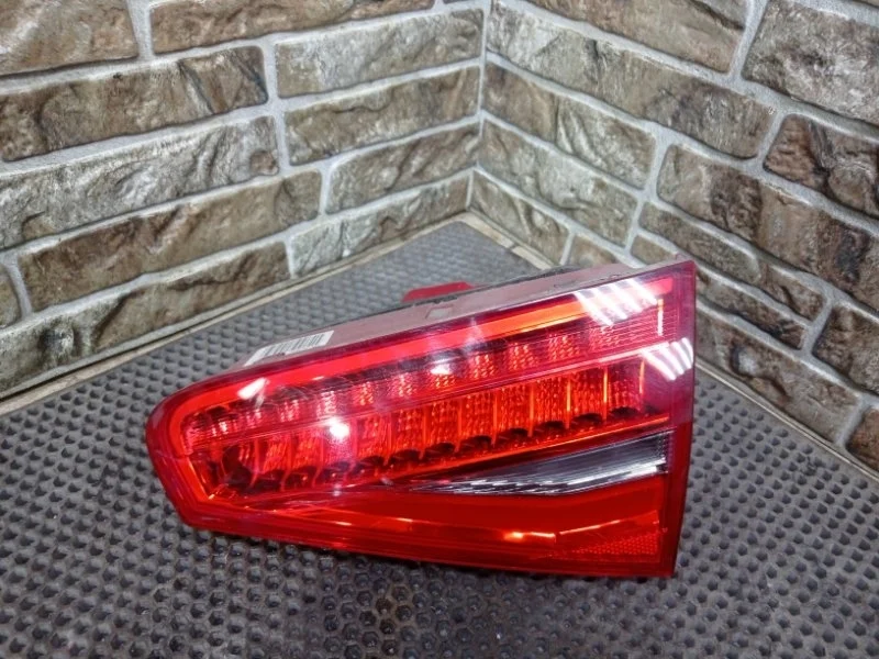 Фонарь задний внутренний Audi A4 B8