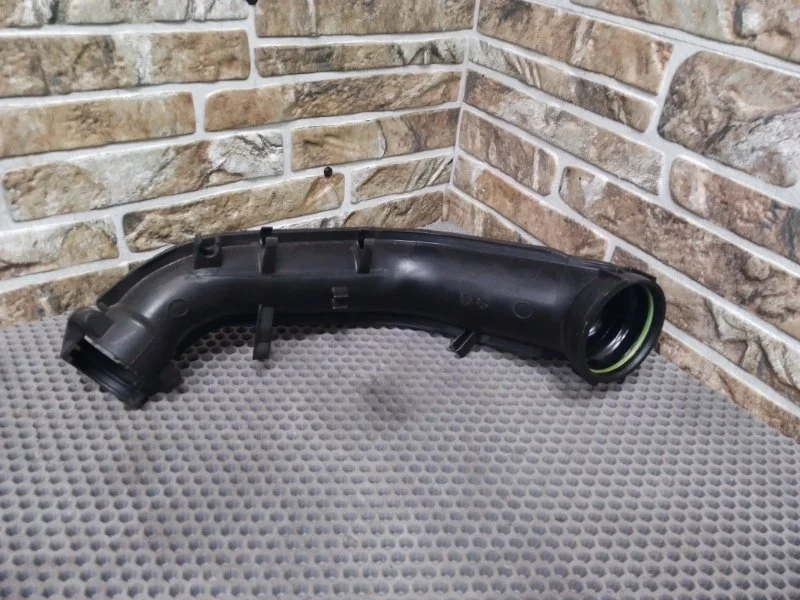 Патрубок интеркулера Volkswagen Tiguan 2013