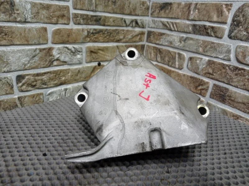 Кронштейн двигателя Opel Astra J