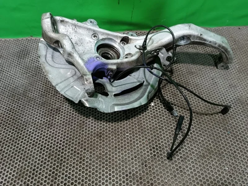 Кулак поворотный BMW X5 2011 E70