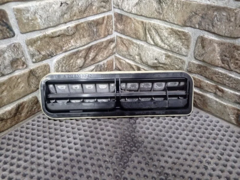 Решетка вентиляционная Mercedes-Benz CLS-Class 2016 W218