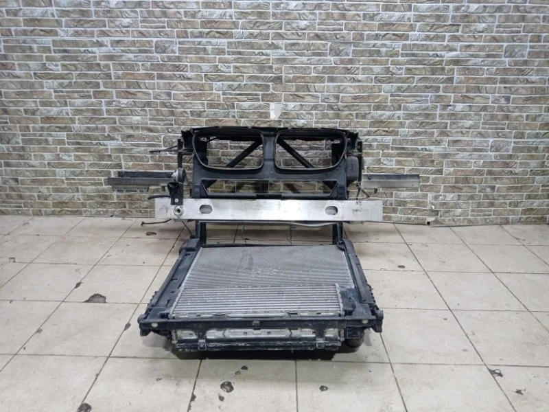 Телевизор с радиаторами BMW X3 F25