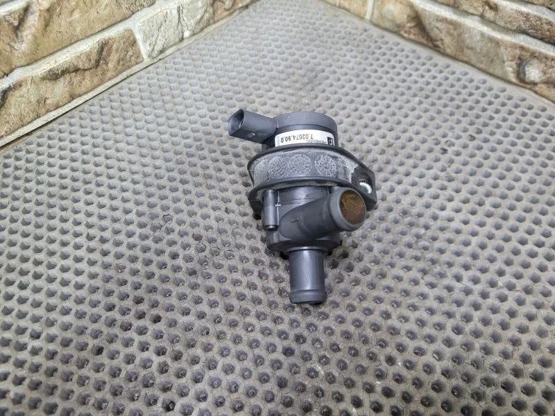 Помпа Audi A4 B8