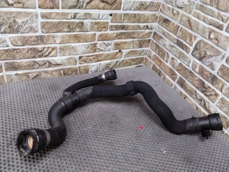 Патрубок системы охлаждения Audi A4