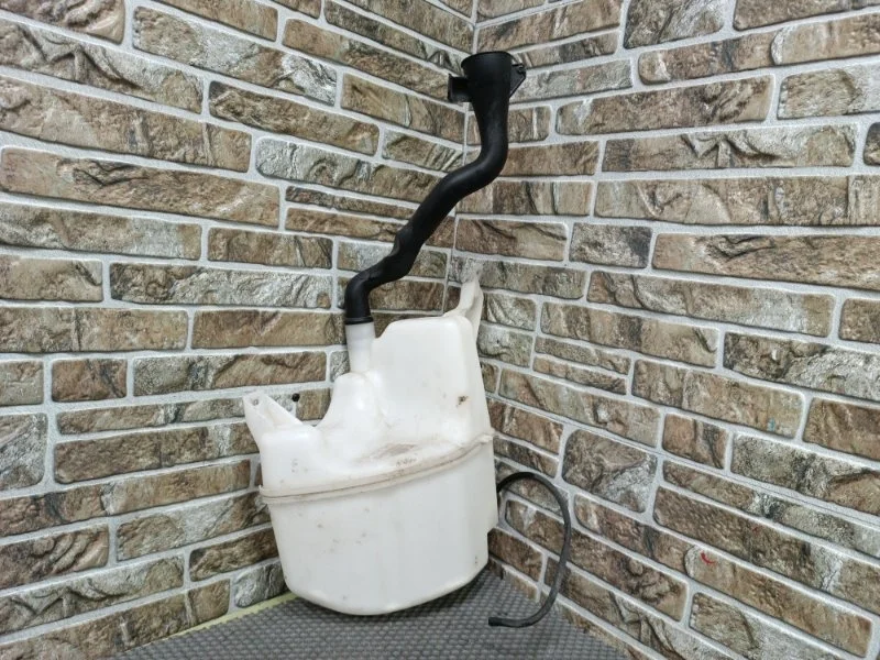 Бачок стеклоомывателя Volvo s60 2015 y20