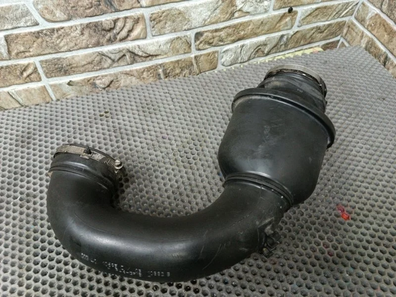 Патрубок интеркулера Volvo XC60