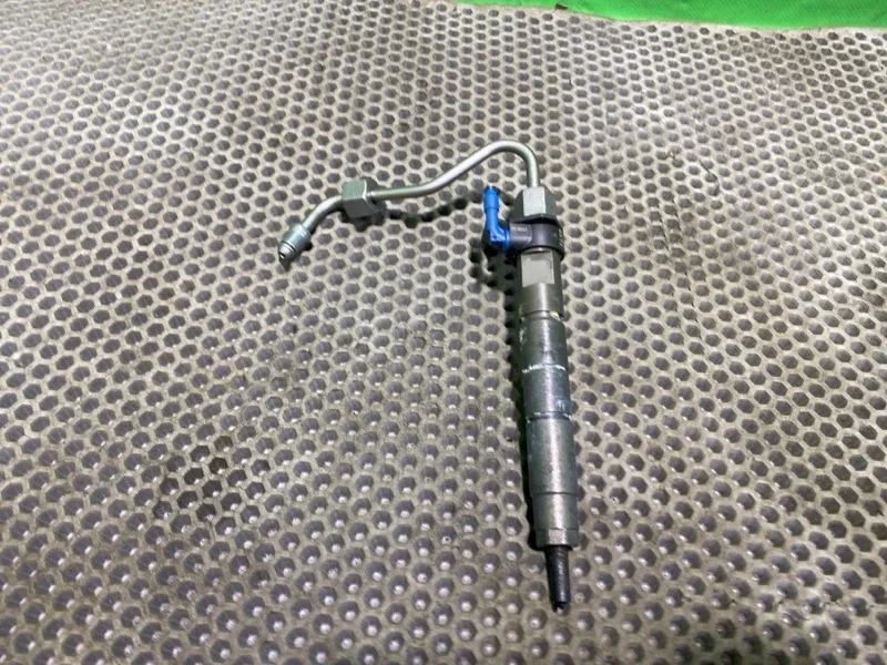 Форсунка топливная Mercedes-Benz -Class 2018 W213