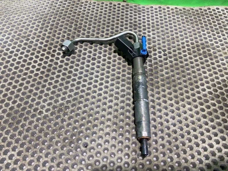 Форсунка топливная Mercedes-Benz -Class 2018 W213