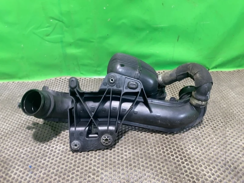 Патрубок интеркулера Audi Q5 2011