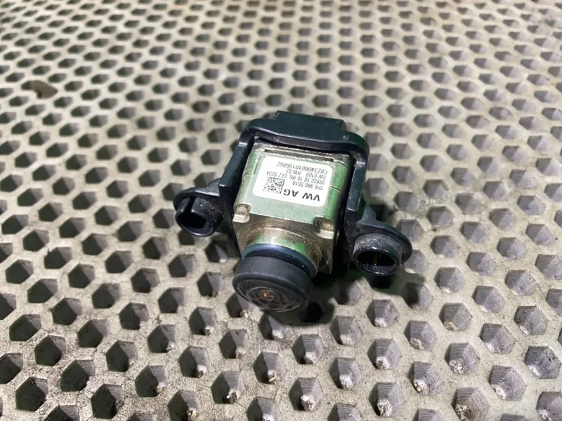 Камера заднего вида Volkswagen Touareg 2010