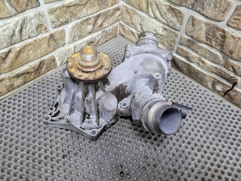 Помпа BMW X5 2000 E53