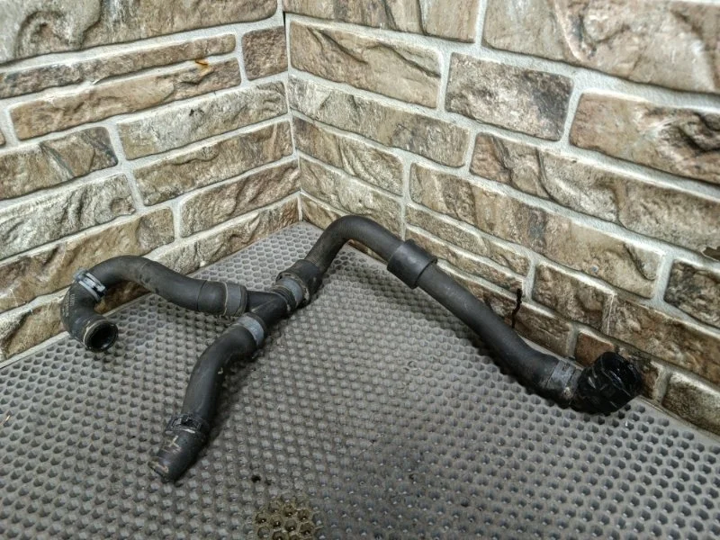 Патрубок системы охлаждения Volkswagen Polo