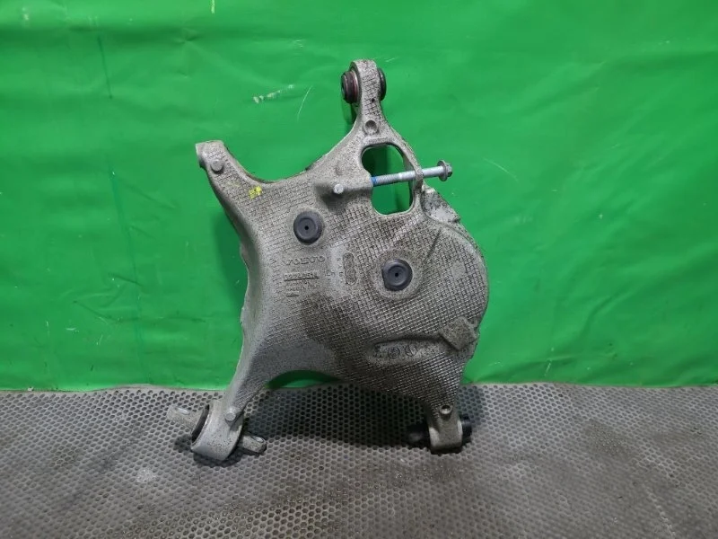 Рычаг подвески нижний Volvo XC90 2019 LA2