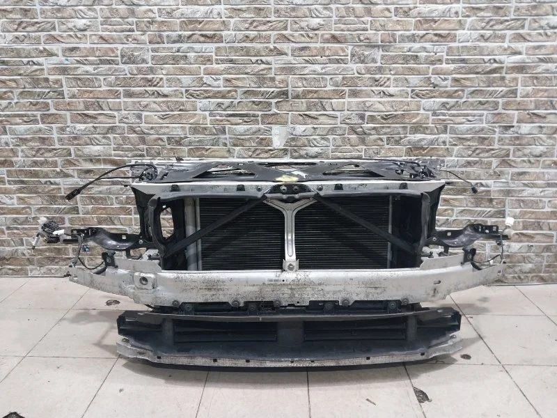 Телевизор с радиаторами BMW 7-series 2016 G11