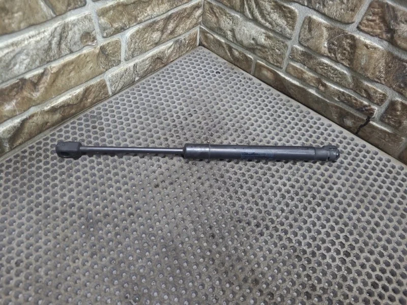 Амортизатор капота Audi A6 2012 C7