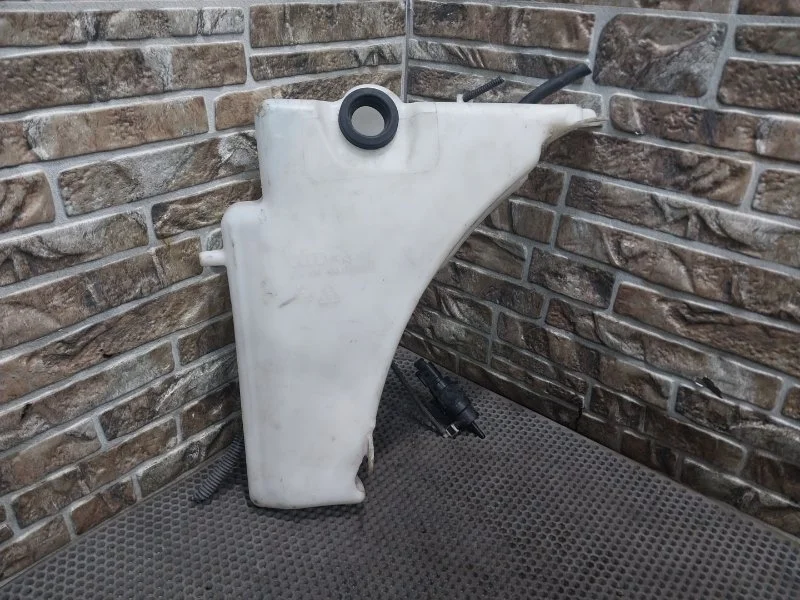 Бачок стеклоомывателя Audi A4 B8