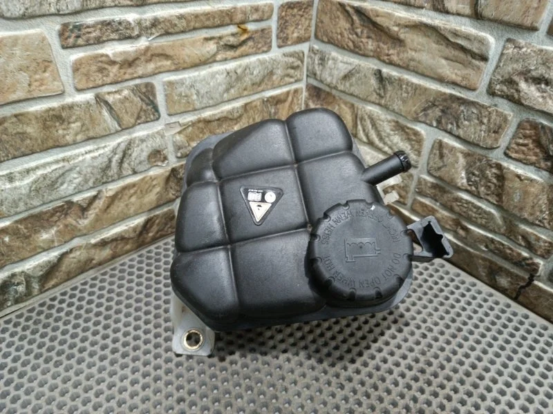 Бачок расширительный Mercedes-Benz GLE-Class 2016 W166